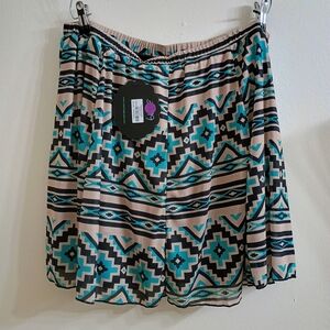 Geometric Patterned Mini Skirt in Black and Cream